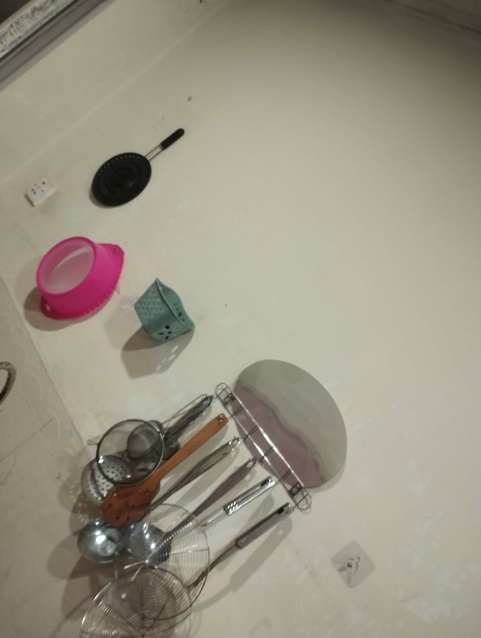 أغراض مطبخ للبيع كلهن 75 الف تواصل واتساب ***********
