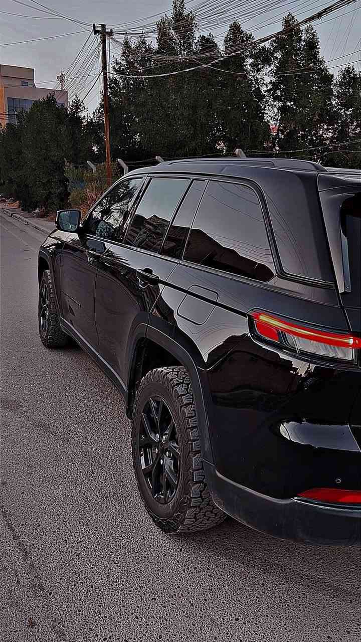 جيب شيروكي موديل ٢٠٢٤ بلاك ايدشن اوتديود
فول موصفات 

ماشيه ١٦ ميل 

فتحه سقف 

خمسه راكب 

كامرا خلفيه + حساسات 

مقاعد جلد كهرباء 

تشغيل بصمه

انظمه امان ( نقطه عمياء + رادر )

حادثها 

بابين تبديل نفس اللون 

رقم اربيل سنويه جديده 

يرباك برده راجع سستم 

 رقم الشاصي مرفق ب الصوره 

***********

سعرها 34300 دولار
