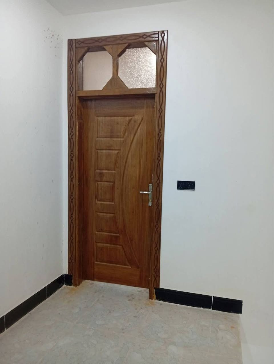 🏠 *دار للبيع - حله شارع الطهمازية* 
 
*المساحة:* 100 متر - طابقين   
*البناء:* حديث، غير مسكون، طابو صرف 
 
*التفاصيل:* 
- صالة 
- كلدور 
- مطبخ 
- 3 غرف نوم 
- 3 مجامع صحية 
- شارع البيت 15 متر 
 
*الموقع:* وراء مول أهل الخير مباشرةً بشارع الطهمازية 
 
📞 *للاستفسار

***********
