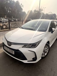 كورلا شكل خليجي 24 باسمي رقم بغداد شبه مميز باسمي   سيارة فول داخل جلد...