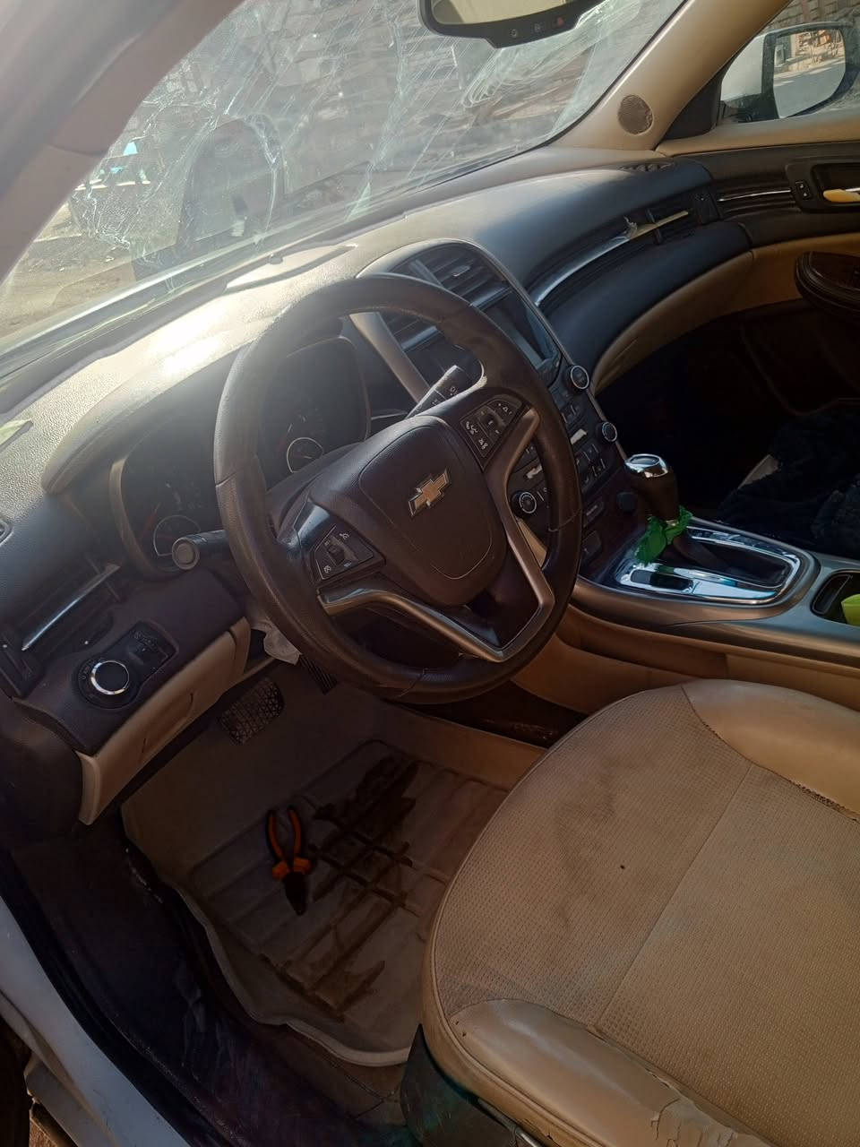 ماليبو مديل 2013
كيره بي مشكله بس نمره 3 رقم مثنى السعر 
65ورقه تره مطيح ال الكير 
رقم تلفون ***********
