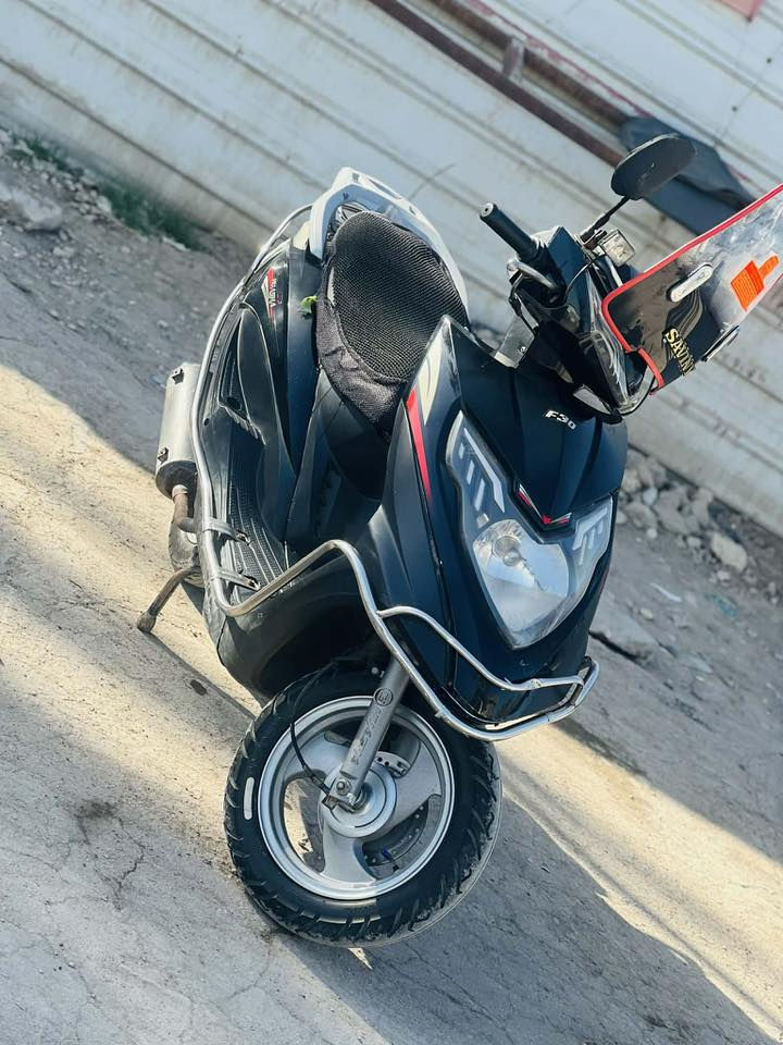 السلام عليكم للبيع دراجه هوشه الداجه جديده وكفوله صالنصه fmصوت شلع فول تحفر التبليط سرعه ١٢٠ لايت زنون للبيع فقط مستعجل عليهة مكان بابل السياحي منطقه الرواشد سعر ٤٠٠وبيهة مجال للتصال ***********
