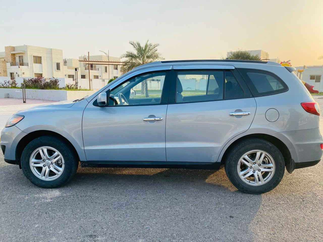 هونداي سنتافي (2010) وارد أمريكي 🇺🇸
مواصفات

6 سلندر

تبريد قطعتين

داخل لونين

تحكمات ستيرن جهتين

كامرة

لايت زنون اصلي

شرط محرك وكير

تخم. تاير نص عمر

صدر جيد

الحادث جاملغ و باب خلفي بدون اي دواخل
سنوية لحد 2028 رقم نينوى تحويل ثاني يوم
🟥 الـسـعـر  (130) و بيها مجال

مكانها صلاح الدين (تكريت)

رقمـ ‭0773 636 6457
         ***********
