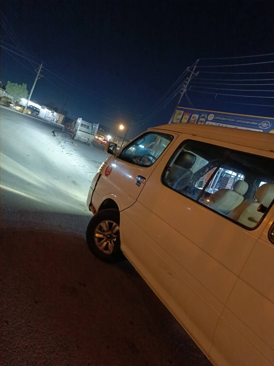 سلام عليكم جنبي اج وان 2014 مكفوله  بس بيه خسفه وره باب سلايت تخم  سياره جديده اخت زيرو سعر 85 وبيه مجال مكان سياره بغداد سلمان باك *********** اتصل وبيك خير وتدلل
