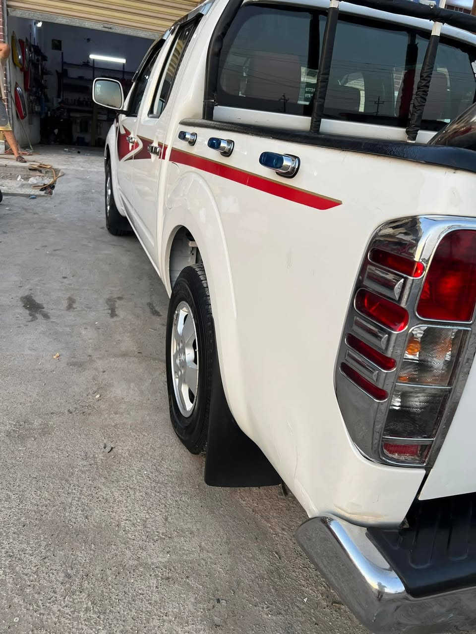 ‏سلام عليكم
‏من رخصة الادمن 
‏نيسان نيفارا موديل 2013 رقم واسط بإسمي إنكليزي كفالة عامة  هزة جديدة بشهر الثامن تحويل مباشر محرك وكير مكفولات لا تنقيص ولا تبخير صدر جديد تخم تاير ادامة كاملة منظومة البنزين راديتر جديدة  السيارة بغداد  السعر١٢٥ وبيها مجال    مال جيه للأستفسار الإتصال على الرقم ***********  الرجاء عدم التعليق الشراي يتصل فقط
