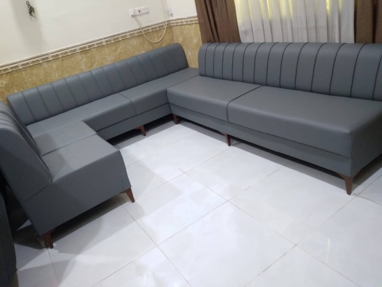 🛋️ ديوان جديد (10 نفرات) للبيع – شغل درجة أولى! 🌟

​للبيع ديوان جديد تماماً (غير مستخدم نهائياً)، مصمم بأعلى جودة (شغل درجة أولى).

​السعة: 10 نفرات.

​الحالة: جديد ما مستخدم 

​السعر: 400 ألف (وبي مجال).

​الموقع: السماوة – الغربي.


**إذا كنت صاحب هذا الإعلان وتريد حذفه لأي سبب، رجاءا أرسل رسالة إلى الدعم الفني**