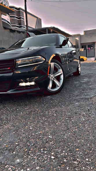 السلام عليكم 
چارچر موديل ٢٠١٨ جاهزة من كل شيء سيارة جديدة بمعنى الكلام 
٧٠ ميل 
حدادية جديدة 
تخم تاير جديد 
بطارية جديدة
موصفات sxt بلاص 
جاهزة من كل شيء 
وارد حادث فقط صبغ نصف دعامية امامية وبارد بالجاملغ الخلفي مقدار ١٥ سم مع صبغ 
داخل ابيض واسود كاملة من كل شيء
محرك 3.6L (6v)
داخل ابيض وأسود بلادي 
نقطة عمياء
المقاعد الأمامية تدفئة وتبريد والخلفية تدفئة
ذاكرة حفظ وضعيات الجلوس 
تدفئة ستيرن
سقف فتحة 
شاشة كبيرة بلاد
نظام خاص لطرق الوعرة
مصابيح الأمامية زنون 
مصابيح LED
كشافات ضباب زنون 
تشغيل عن بعد 
حساسات خلفية 
كامرة خلفية دوارة
ويل قياس 20 رصاصي لماع 
المرائة بـ خاصية التعتيم الذاتي 
 تحديد سرعة 
باقي مواصفات  SxT بلاص معروفه سياره جديده بمعنى الكلمه لحد ليوم على ايد وحده رقم شمالي باسمي تحويل مباشر
————————————————————————————
موقعنه:بغداد الكرخ حي الجهاد
السعر:235 💸💸وبي مجال👋🏻🤍
لاتصال والاستفسار: التواصل هاتف ***********
واتساب ***********
سيارة جاهزة من كل شيء
