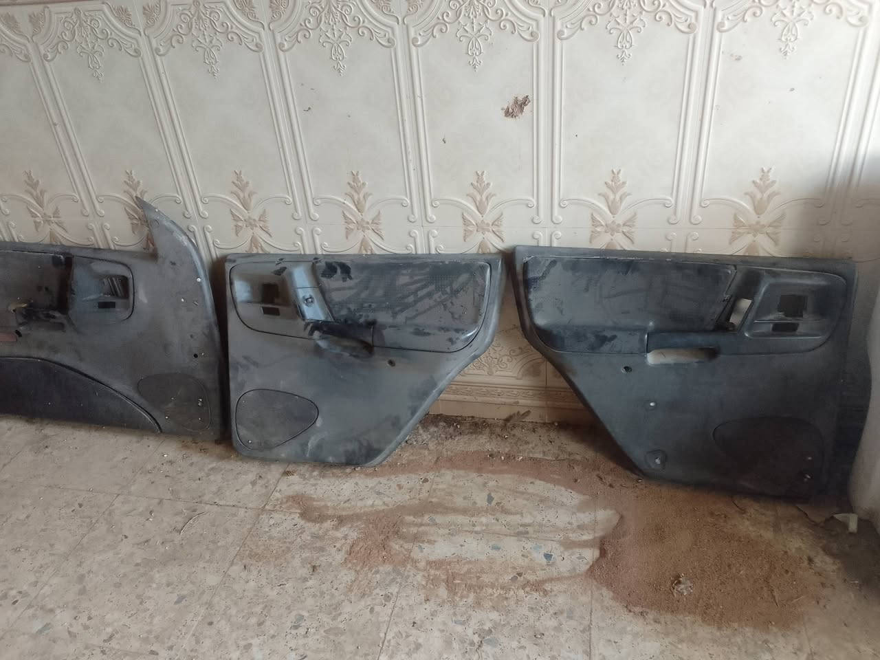 تخم بطايين مع كنترول و زوج مرايات للبيع
***********
