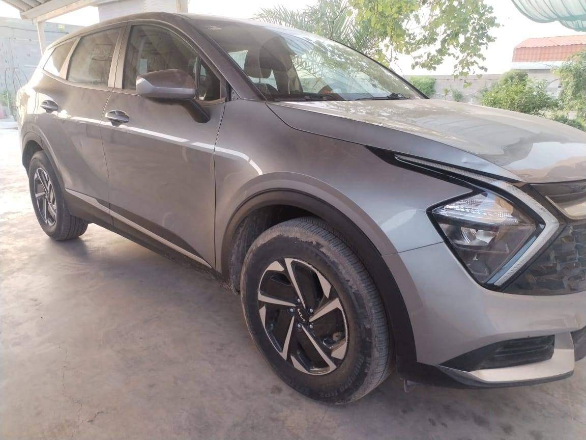 سبورتج هابرد ٢٠٢٣ وارد  أمريكي حادث جاملغين و بنيد وبدون أي دواخل مبدلات نفس اللون السيارة بدون صبغ السيارة ماشية ١٨ الف نصف مواصفات السعر ١٨٥ بيهة مجال *********** ابو عبد الله
