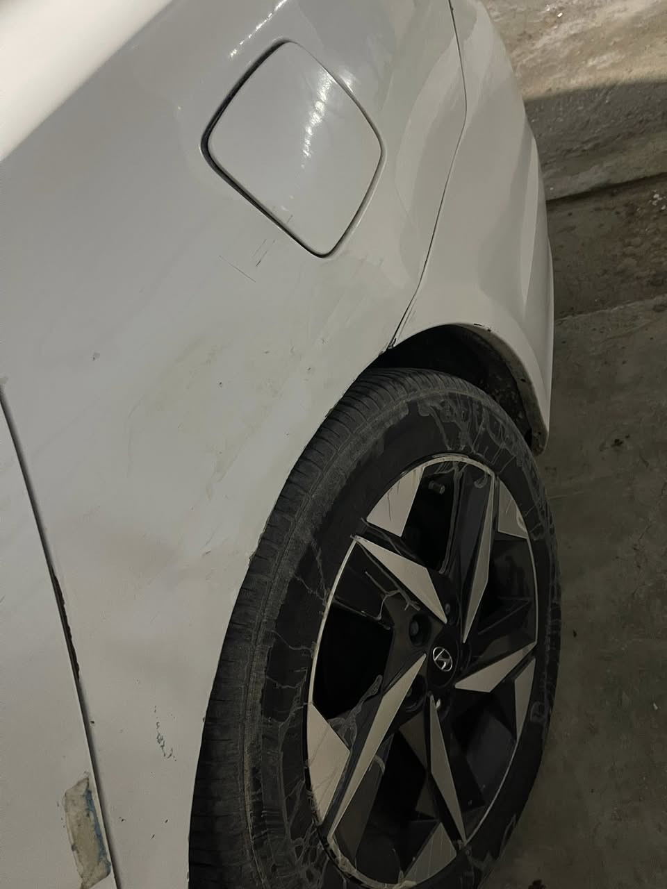 السلام عليكم سونتات 2013 خليجي محرك 2400 الجاملغ الخلفي عكس السايق بي رشة صبغ  الجاملغ من جهة السايق بي دعچة السيارة نضيفة ما ناقصه ايشي ومحركه ممتاز خير من الله 
***********
العنوان ابو غريب 
السعر شدة وعشرين 
الشراي يتصل
