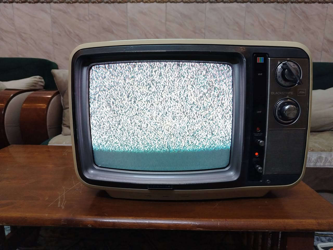 السلام عليكم
تلفزيون
توشيبا
حجم 14
نضافة عالية جدا
بلادي
السعر 100 الف
العنوان بغداد
الحبيبية
***********
يوجد توصيل
