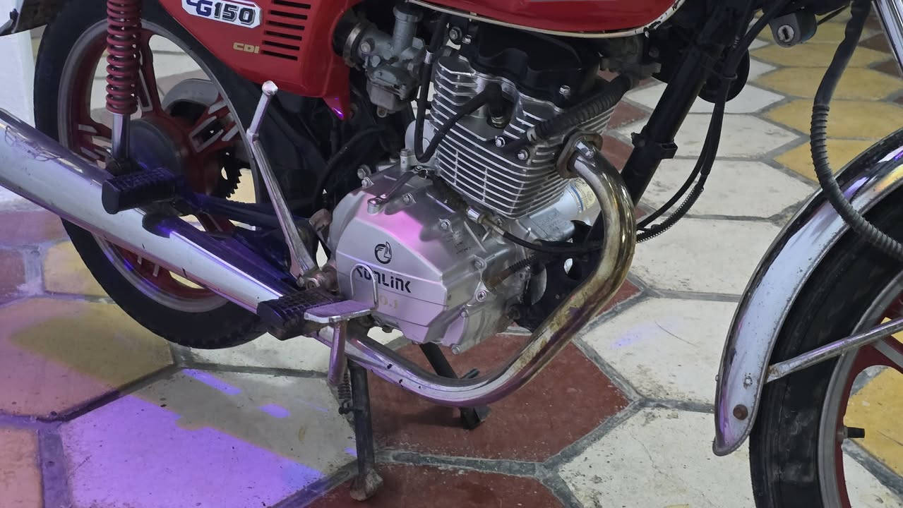 السلام عليكم دراجه سافانه موديل ٢٢ للبيع الدراجه مكينه ممفتوحه وتاخذها لاي فيتر اذا كلك مفتوحه تاخذها بلاش اوراق بغداد  للاستفسار الاتصال ***********
