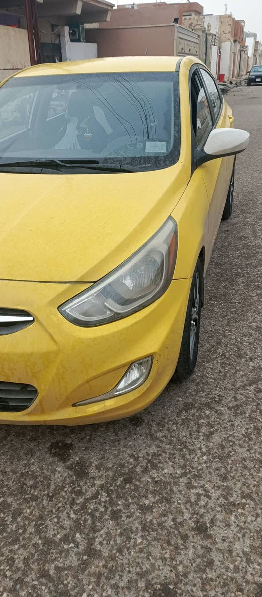 اكسنت مضلع
2016
صفيه مصفيه 
مرور هيه
ضرر جاملق 
كربون بانزين 
سعرها 95 
وبيها مجال 
***********
