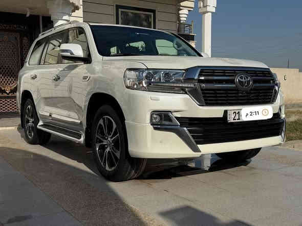 السلام عليكم لاندكروزر 2020 شركات 2 ايرباك فتحة جلد كشن كهرباء زارك لايت ماشية 126الف قابلة للزيادة رقمها سليمانية دولي وسونار مرفق مع الصور واضح مابيها شي مخفي السعر 485$وبيها مجال مراوس حسب القناعة الشراي يتصل *********** مكان السيارة صويره
