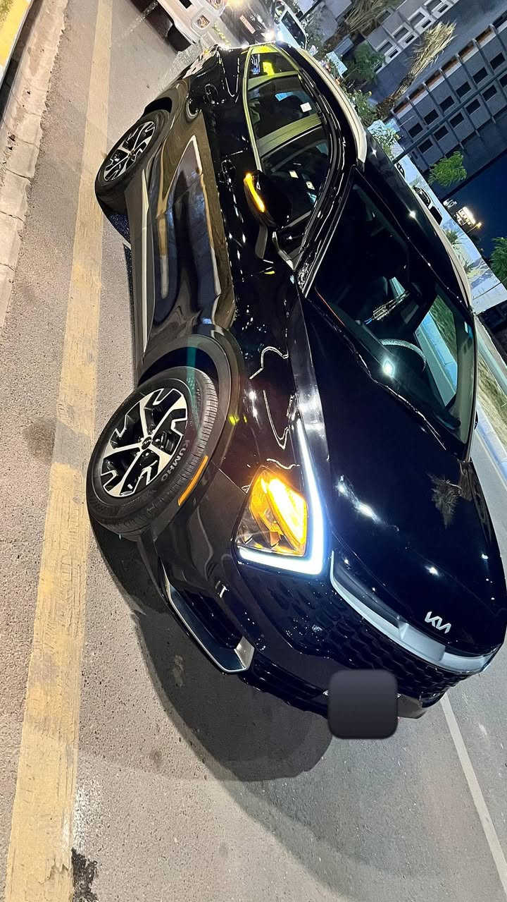 كيا سبورتج 2023
وارد أمريكي فول مواصفات عدى الفتحه 
دعاميه الاماميه فقط ( بدون أيرباكات مكفوله )
المواصفات....
رادار أمامي 
رادار خلفي 
شاشه كبيره متصله 
تحديد مسار 
حساسات اماميه وخلفيه 
تحكمات ستيرن جهتين 
كراسي كهرباء 
تدفئه تبريد لمس مناخ منفصل 
داخل اسود جلد 
قطعتين تبريد 
بصمات أبواب وجنطه وتشغيل 
ويل كب كروم 
تخم تايرات جديد 
ماشيه ٢٢٠٠ كيلو فقط 
وبعد اكو مواصفات ما ذكرتها 
السعر 218 ورقه مكاني بغداد 
مثبت لوحات بغداد الجديدة 
للاتصال على الرقم ***********
