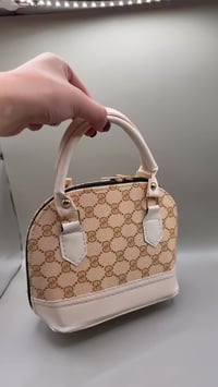 عروض بنات • شنطة • توصيل جميع المحافظات