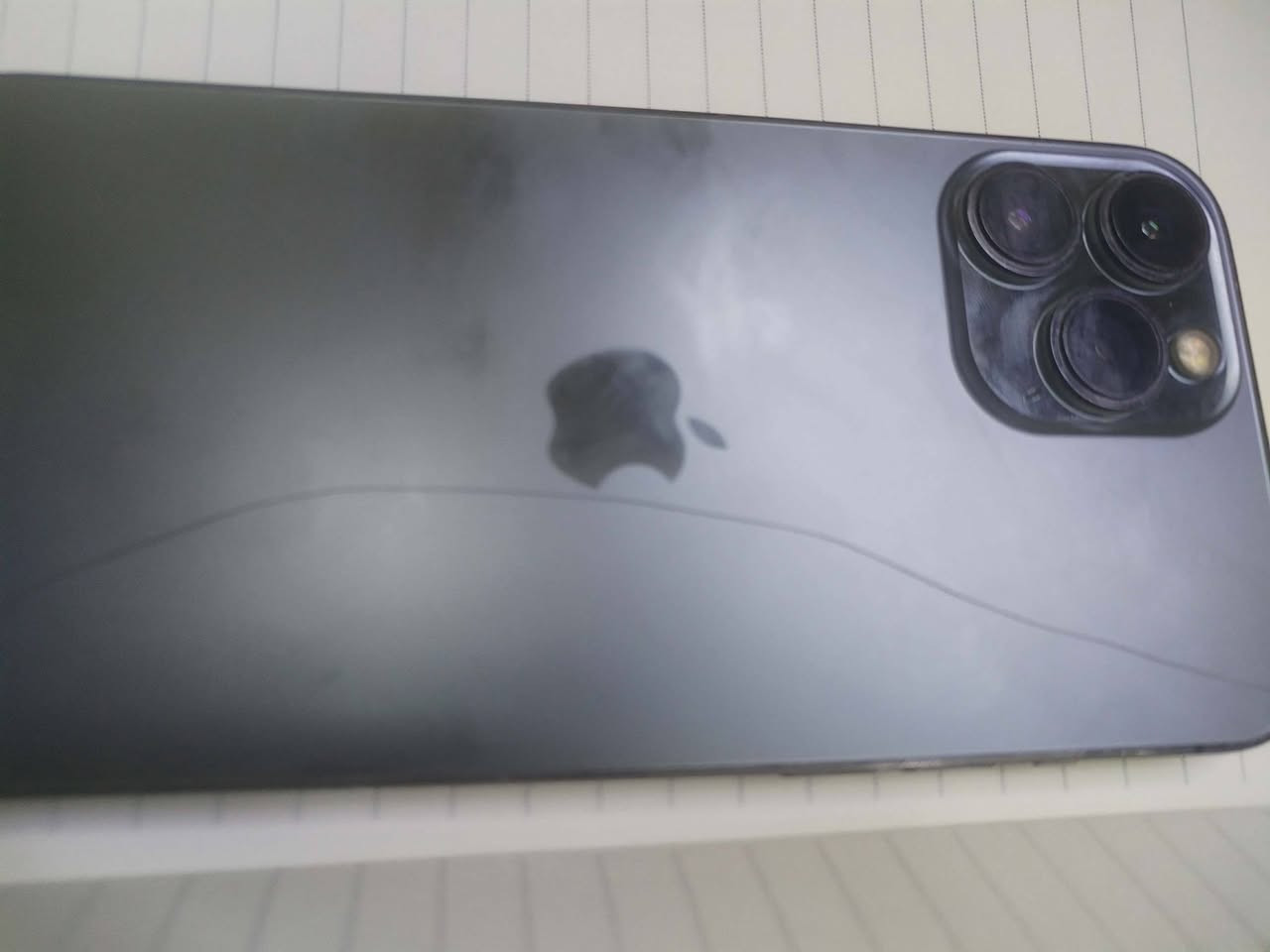 اقرة التفاصيل
ايفون ١٣ برو ماكس ذاكرة ١٢٨ 
مبدل شاشه وبطاريه فيس ايدي متوقف  كلشي شغال بيه 
الشاشه من جوة بيها مكان ابيض بس كلشي ما مأثر عليها 
*********** 
واتساب 
السعر ٣٥٠  وبيه شوي مجال
