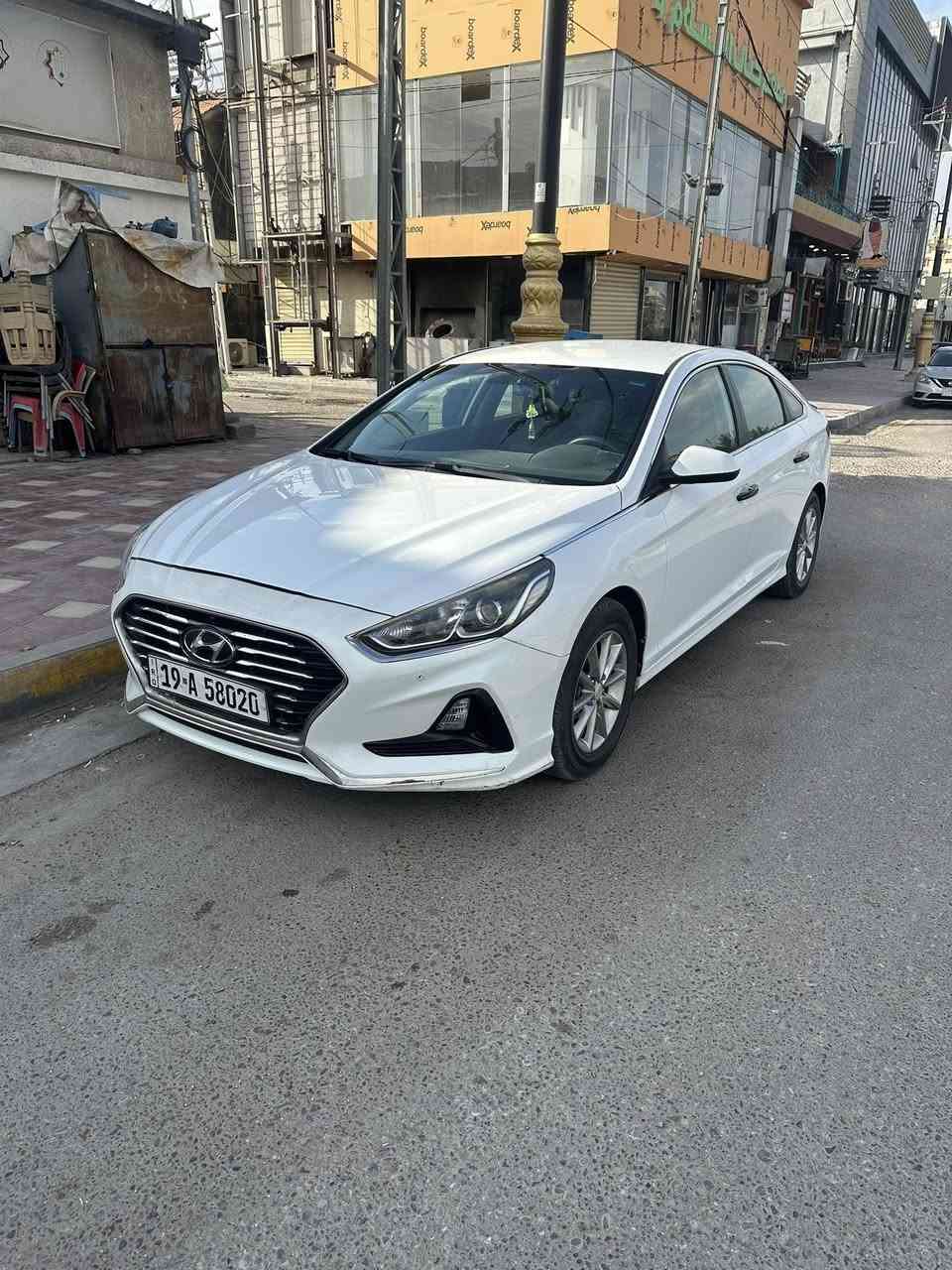 السلام عليكم للبيع هونداي سوناتا موديل 2018 وارد امريكي حادث امريكا فقط جاملغ امامي بدون اي ضرر داخلي واهنا صار بيه بالعراق طخه بسيطه عندي صورة قبل  لاتصلح وتنصبغ 
باقي تفاصيل السياره كلها تمام ماشيه 73 ميل 
مكان سياره كربلاء السعر 125 ورقه ***********
