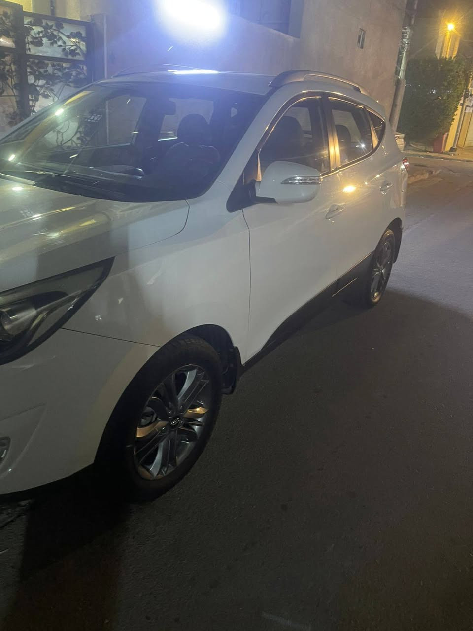 سلام عليكم
توسان 2015 خليجي ماشيه 100 جديد ع وضع الشركه
بيها تكحيل كارت بل باب الخلف الصدر
السياره كلش جديده
مواصفاتها معروفه
السعر 145 وبيها مجال
مكاني بغداد 
للاستفسار ***********
ملاحظه؟ السياره بيها حالوب ما يبين ولا ينشاف فقط بل سونار 
مكلف بل نشر
