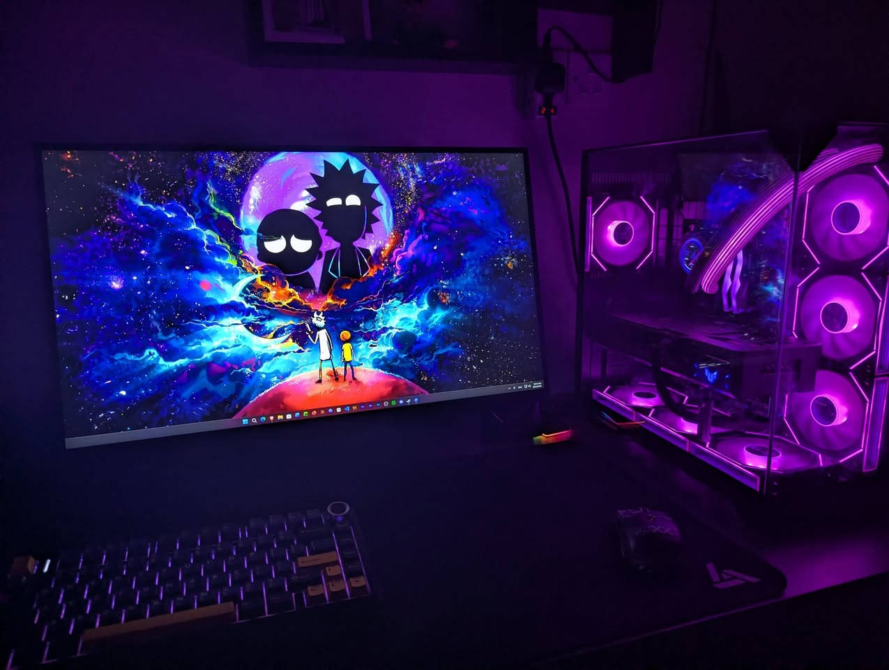 السلام عليكم سيت اب كامل 
ال pc High end + شاشة 2K ips 180hz + يو بي اس UPS + و ماوس و ماوس باد + كيبورد 

مواصفات PC 

GPU : Asus TUF Gaming RTX 5070 12GB GDDR7

CPU : INTEL I7 13700K

COOLER : SAMA SM360MM DISPLAY LCD ARGB

M.B : ASUS TUF GAMING B760-PLUS WIFI + BLUETOOTH

RAM : DELTA ASUS TUF Gaming RGB DDR5 32GB (2*16) 6000Hz

M.2 NVME : LEXAR 1TB 

PUS : FSP VITA GM 850W 80 PLUS Gold Fully Modular PCIe 5

CASE : GAMEMAX INFINITY PRO 7 FANS ARGB WITH HUB FAN

يو بي اس UPS FARBER 2500VA 

شاشة SAMSUNG G5 LS27 حجم 27 flat و دقة 2K و بنل IPS و 180Hz

ماوس وايرلس Attack shark X6 WIRELESS

كيبورد وايرلس AULA F75 Mechanical WIRELESS

الpc نظيفة و استخدام قليل

ابيع كامل 
سعر 3 ملايين و 200 الف

مكاني بغداد


**إذا كنت صاحب هذا الإعلان وتريد حذفه لأي سبب، رجاءا أرسل رسالة إلى الدعم الفني**