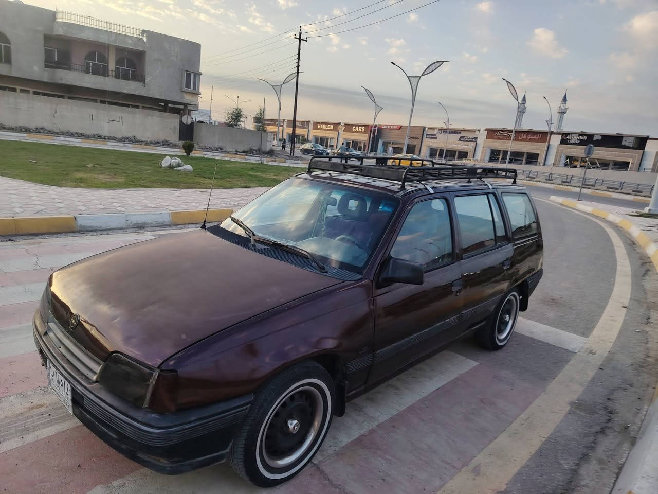 سياره كاديت موديل 91حجم16سياره نظيفه جدا كولشي مابي شرط بدون ضربه سنويه مشروع وطني لل 2028بي دفتر بنزين كهربائية كلها شغال تخم صدر جديد سعر 28وبي مجال بسيط عنوان كركوك رقم هاتف ***********
