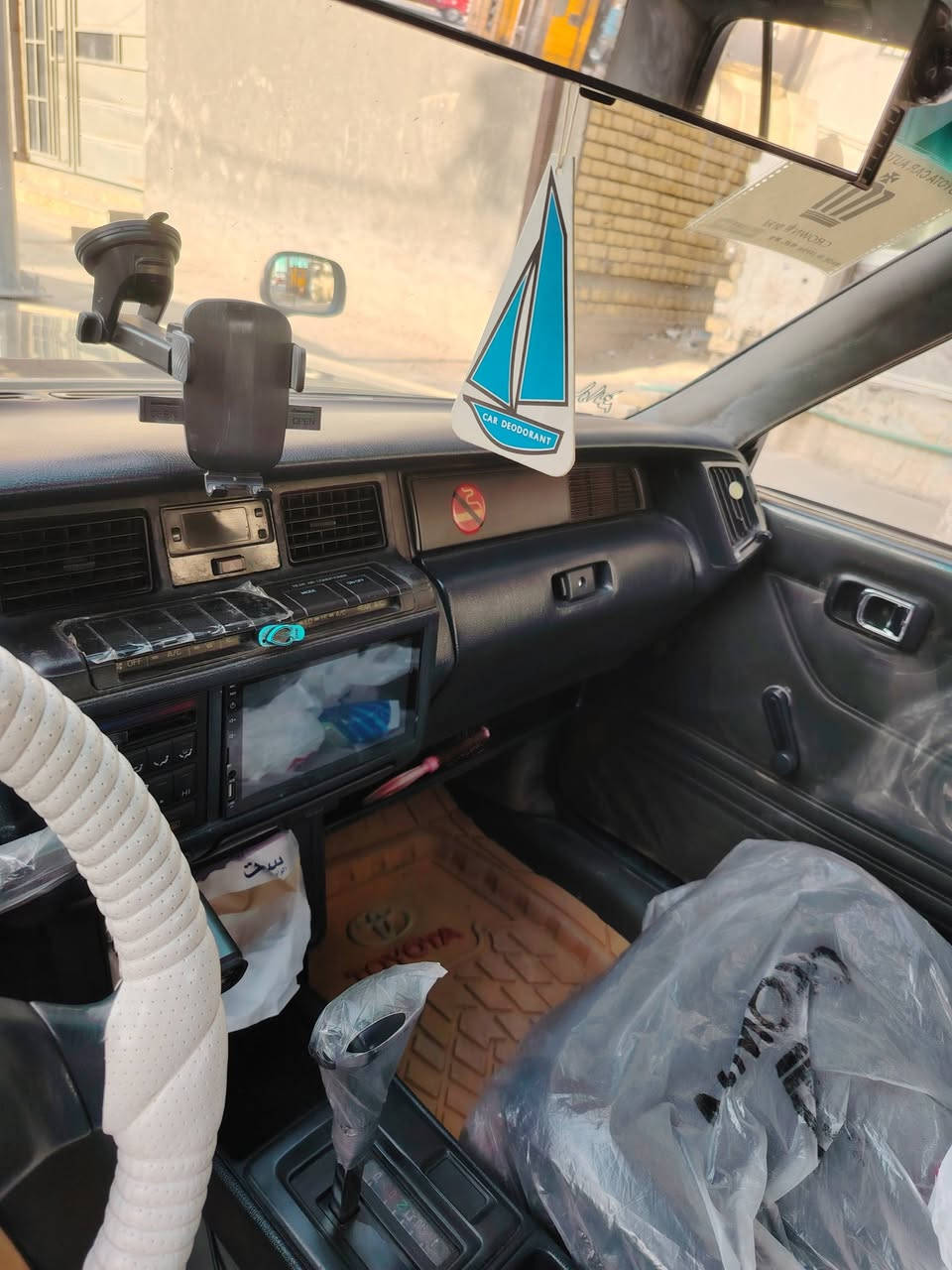 سوبر كراون ديلوكس مديل 95 سياره جاهز من جميع النواحي تبريد ثلج رقمها بغداد دولي سياره مكفوله من ضربه وصبغ سعرها 95 بيهه مجال عنوان ناصريه حبوبي رقم هاتف ***********
