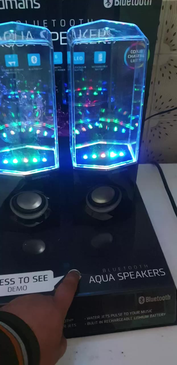 سماعات بلوتوث شلال مائي عل الصوت


**إذا كنت صاحب هذا الإعلان وتريد حذفه لأي سبب، رجاءا أرسل رسالة إلى الدعم الفني**