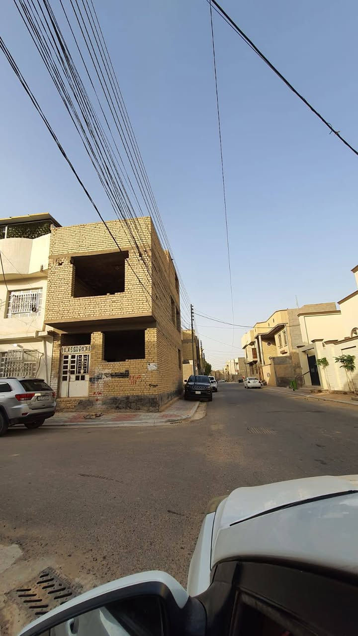 هيكل مربع ركن 50 م في حي الصمود يبعد عن الشارع العام تقريبا 100م
قرب مدرسة الميار وتانكي التحدي والبناية الجديدة لمدرسة النسور
يحتوي على تأسيس ماء ومجاري
السعر 135


**إذا كنت صاحب هذا الإعلان وتريد حذفه لأي سبب، رجاءا أرسل رسالة إلى الدعم الفني**