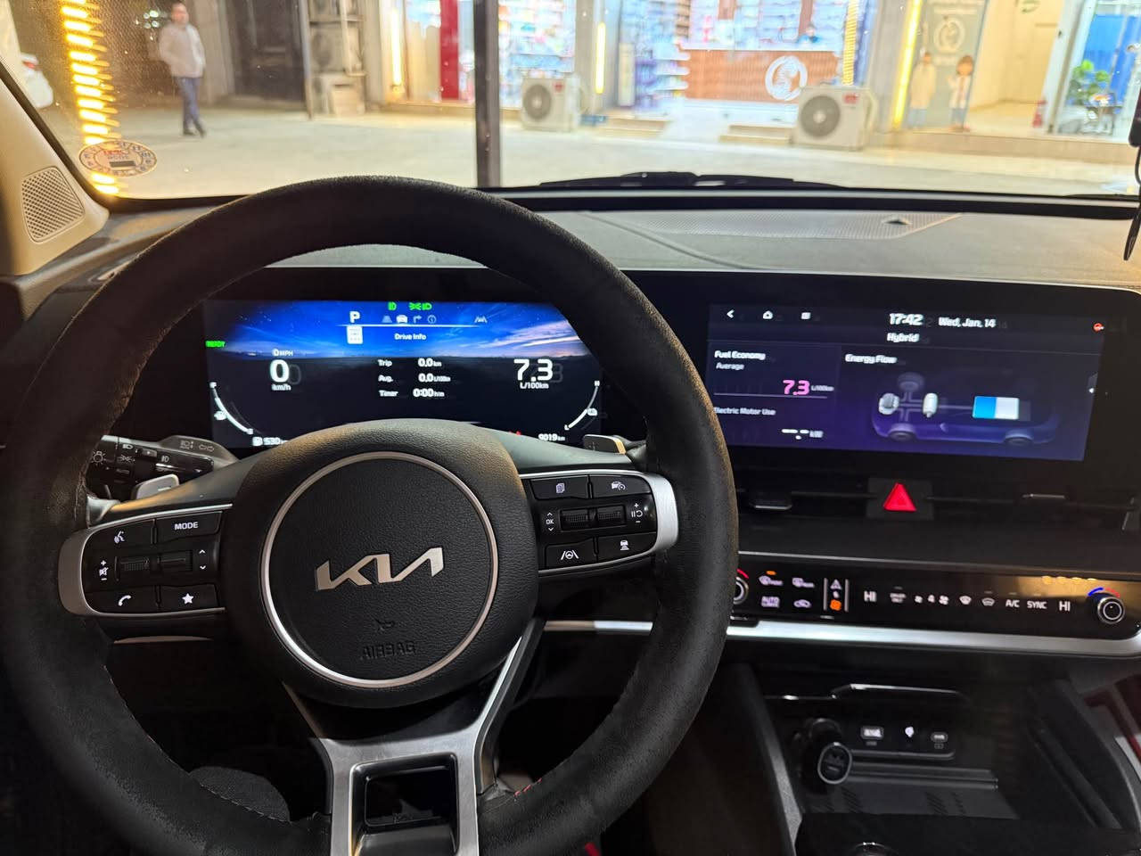 Kia sportage SX prestige hybrid 2023 
كيا سبورتج فول اعلى فئة هايبرد لون نفطي
محرك ١.٦ تيربو هايبرد • القوة الإجمالية: حوالي 227 حصان
ماشي ٩ الف كيلو 
ويل ١٨ تايرات GOOD YEAR 
شاشتين كبيره 
اندرويد اوتو وابل كار بلي
سماعات HARMAN KARDON 
تحكمات ستيرن 
رادار امامي وخلفي وجانبي 
•نظام مساعد القيادة على الطرق السريعة (Highway Driving Assist)  
نظام فرملة تلقائي للطوارئ مع كشف المشاة  

مثبت سرعة تفاعلي
قيادة ذاتيه
كشنات جلد كهربائية السايق والسكن 
كشنات اماميه هيتر وتبريد و ستيرن هيتر
صندوق شفط كهربائي
كشنات ميموري للسايق 
تحكمات تبريد لمس 
مساعد نزول من منحدرات 
دبل اكسل 
️ نظام توزيع قوى الدفع تلقائيًا حسب الظروف
✔️ وضعيات قيادة متعددة (Eco / Sport / Smart / Snow)  
تحكمات المفتاح تشغيل عن بعد وتحريك للامام والخلف عن طريق المفتاح ذكي
كاميرات 360 درجة 
سقف بانوراما
حادث قطعتين خلفي ايرباكات كلها سليمة 
السياره دينار مصرف مابيها اخت الزيرو 
السعر 225$ وبيها مجال بسيط
رجاءا اذا مو شراي لتخابر *********** أربيل, العراق
