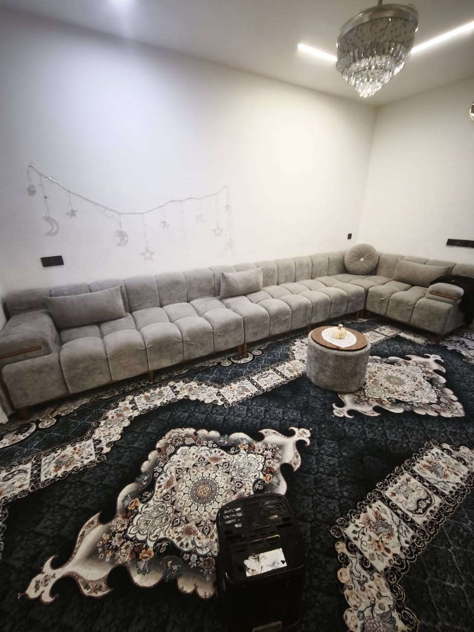 غراض بيت للبيع يارزاق
سبب للبيع انتقال الى غير محافضه
1.ديوان تفصال درجه اولى السعر 750 قفل
2.زوليه كاشان الطول 6 أمتار والعرض 4 السعر 300 قفل بيه جويه
صغيره مال فحم ماخذه ب 940
3زوليه عاديه ب25 قفل
مده وكابرد 20
بلازمه ايفولي حجم 75 شلعت الزكه طلعت لزكه الشاشه الاصليه شغاله بس بيه هاي الخط يطلع ماخذه بمليون و100 قفله 500 ويه الميز
5.كنتور ابو 30 قفل 150
6.بوفيه 150 قفل
7.جربايه عدد 2 ومنادر عدد 2 قفل 125
مكاني روناكي قرب جامع الشهداء 
***********
