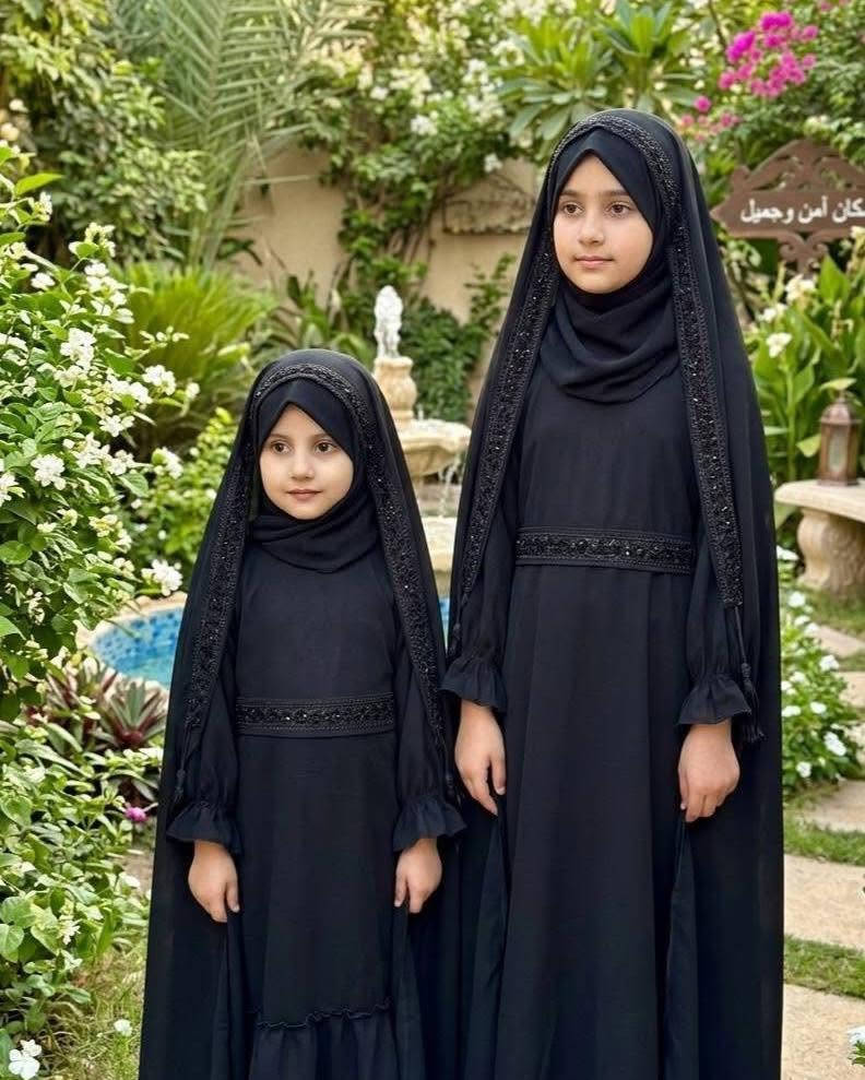 لأنَّ الحِجابَ أمانةُ زينب (ع) 🖤
​مع إطلالة شهر محرم الحرام، شهر الطاعة والمواساة، نُقبل على كربلاء بقلوبنا، وتُقبل فتياتنا المكلفات بسترِهنّ الزينبي الذي هو امتدادٌ لرسالة الطف.
​إلى كل أم حريصة، وإلى كل فتاة واعية دخلت سن التكليف الشريف:
الزي الشرعي ليس مجرد قماش، بل هو "هوية، وعزة، وفخر" يُرضي السيدة الزهراء (عليها السلام).
​لقد وفرنا لكم في [بيج فاشن الخياطه فن] تشكيلة خاصة من الحجابات والعباءات والزي الشرعي للفتيات المكلفات، مصممة بكل حب لـتجمع بين:
✨ الستر التام والشروط الشرعية
✨ الراحة والسهولة في اللبس للمكلفات الجدد
✨ الأناقة الهادئة والترتيب
​اجعلي أول محرم لِابنتكِ محطة فخر بسترها الحسينى.
خدمة التوصيل متوفرة لجميع المحافظات 🚘

فاشن الخياطه فن  #مصممة #منفذة #ازياء_المشاهير #محرم


**إذا كنت صاحب هذا الإعلان وتريد حذفه لأي سبب، رجاءا أرسل رسالة إلى الدعم الفني**
