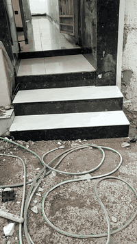 السلام عليكم خلفه مصري الانواع التطبيق البرسلين السيراميك ولكاشي والمرمر والجدران ارضيه شغل درجه اولي التواصل على الواتساب ***********
