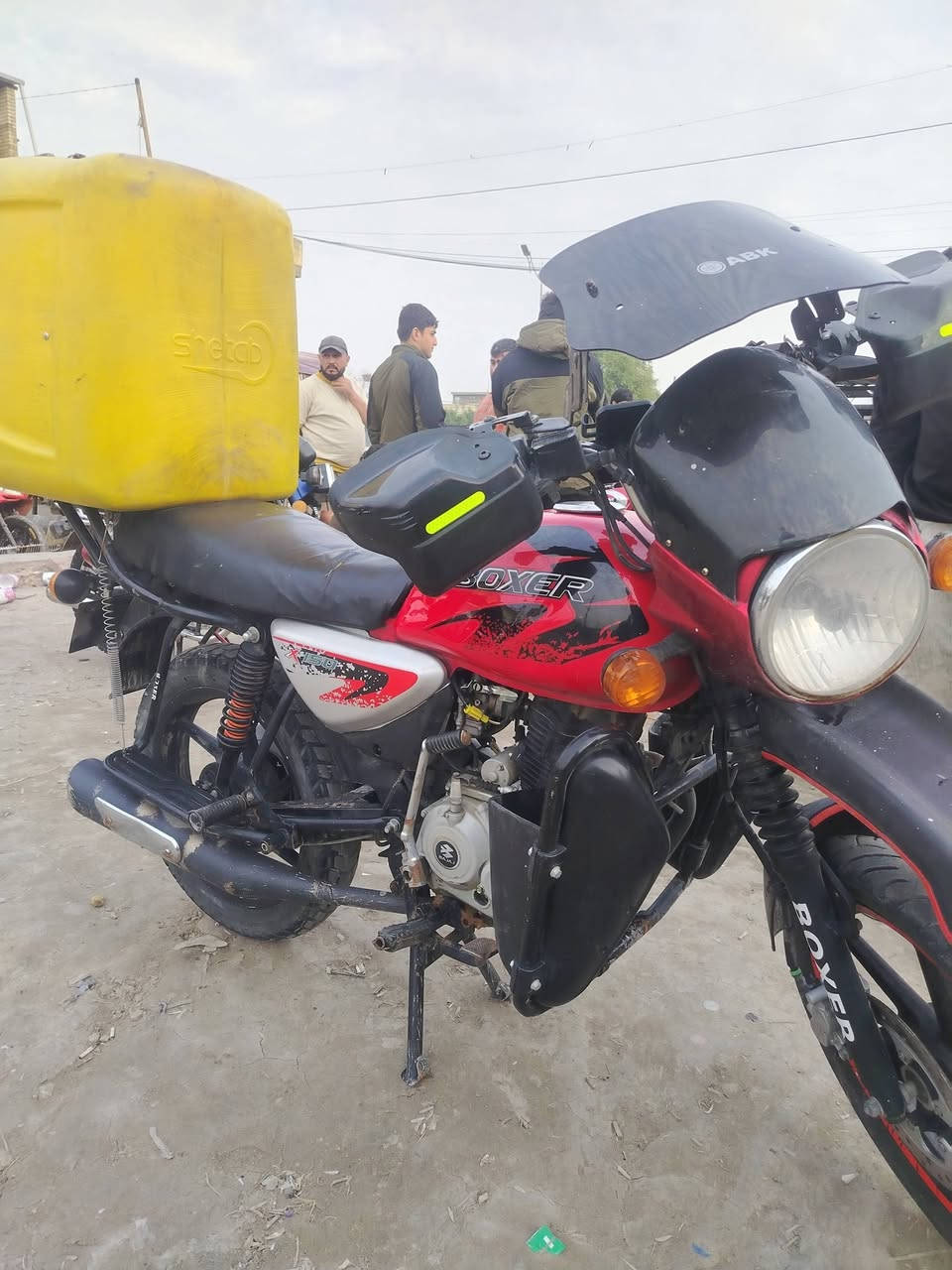 سلام عليكم شباب هاي بوكسر للبيع موديل 2023 محرك مفتوح مكاني بغداد رشاد *********** سعر مليون وميتين
