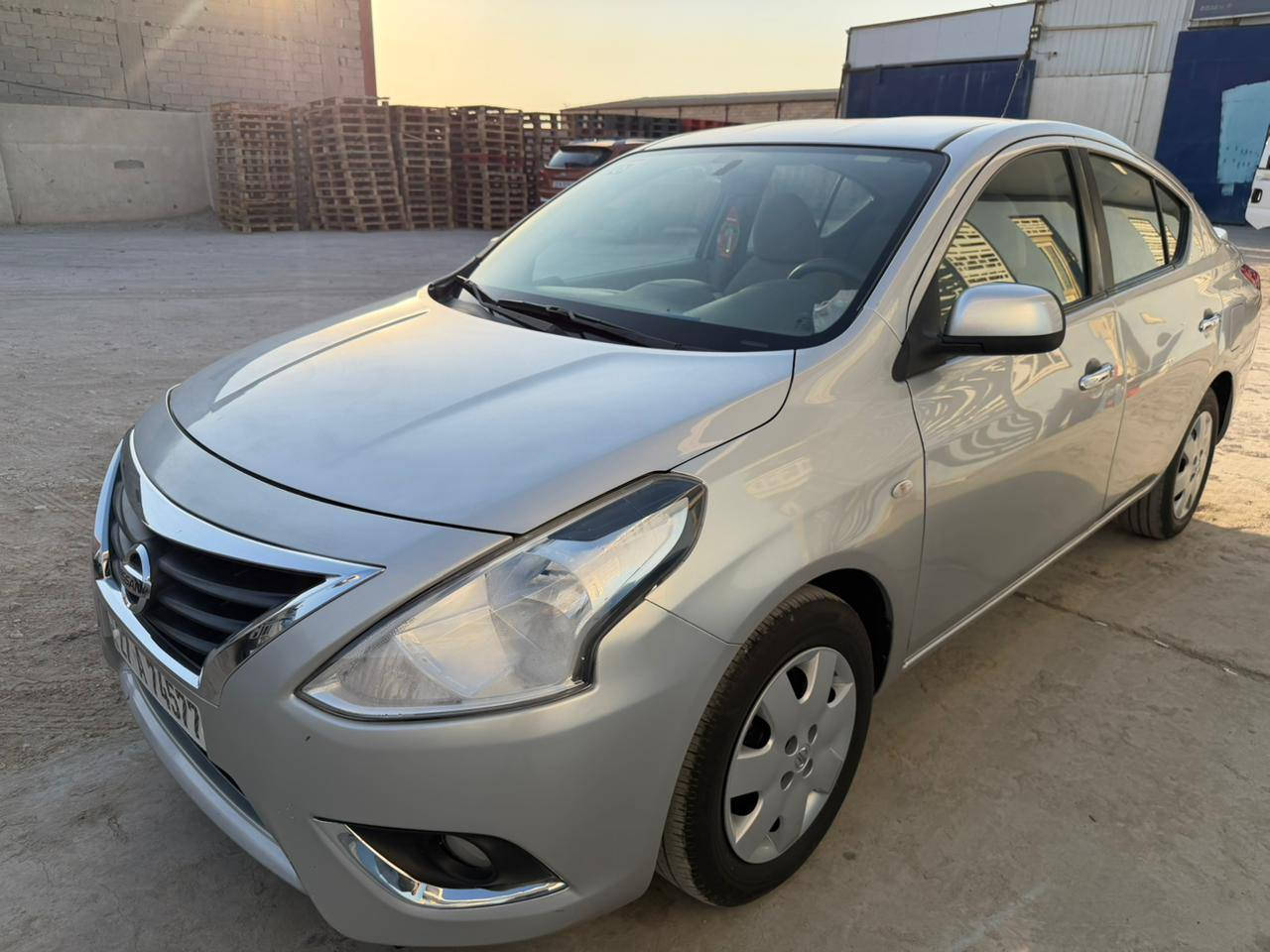 السيارة هندي اللبليته الزركة
سيارة جديدة وحلوه 
بيها جاملغ امامي مبدل وقبق الصندوق مبدلات وبيها رشات صبغ بالجاملغات الخلفية 
ذي قار حره بسمي تحويل ثاني يوم 
سبايدر وتحكمات وشاشه وكامرا وحساس وبلوجكتر 
السعر ١١٥ وبيها مجال 
جنح وتحكم وبلوجكتر
2023 حره شرط المداور 
***********
