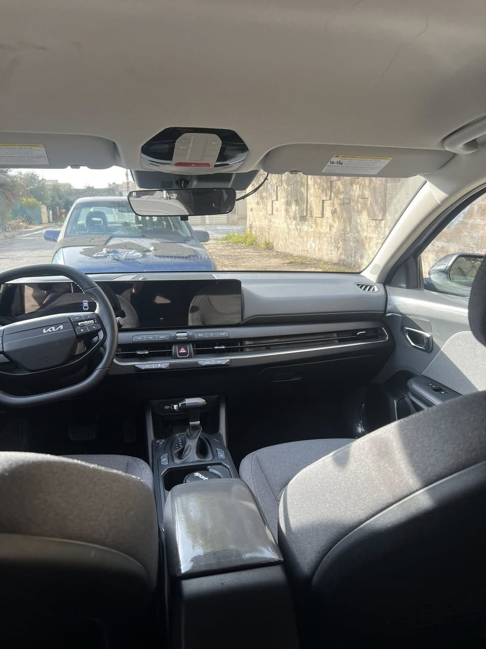 للبيع كيا K4 ضررها خلفي بدون داخل بجم كبس رقم الشاصي مرفق مع المنشور للتواصل ***********
