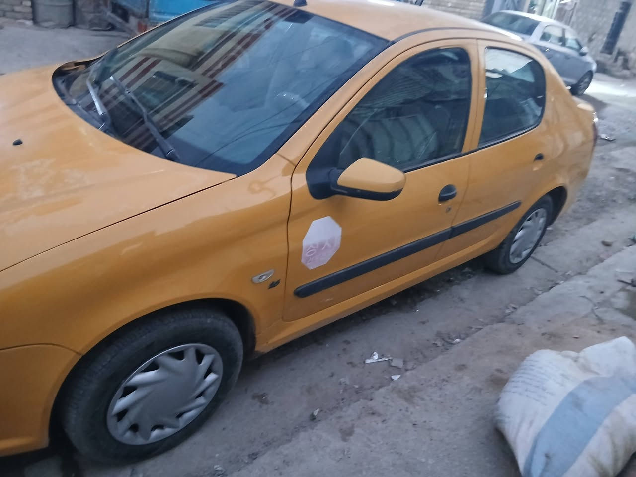 السلام عليكم
سمند دنا ٢٠١٤ مكينه وكير وتبريد وتدفئه شغاله سياره بلاديه لا ضربه ولاصبغ رقم بغداد دولي سعر ٤٢ مكاني بغداد السيديه تقاطع درويش رقم الهاتف ***********
