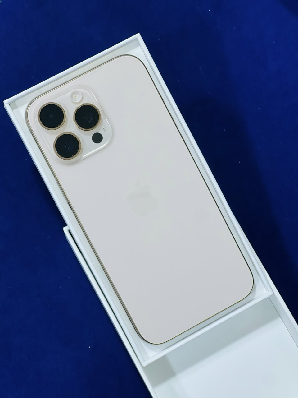 السلام عليكم
ايفون 16 بروماكس لون صحراوي 
ذاكرة 256 بطارية 91‎%‎ 
استخدام قليل جهاز مال بيت السعر 1400 وبي مجال .


**إذا كنت صاحب هذا الإعلان وتريد حذفه لأي سبب، رجاءا أرسل رسالة إلى الدعم الفني**