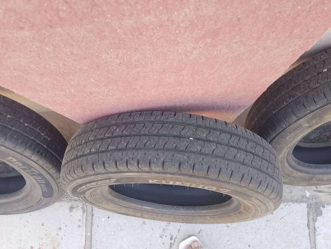 السلام عليكم اطارات نوع كومهو قياس ١٣ ... السعر ١٠٠ 
بغداد حي القاهرة قرب جامع النداء 
***********
