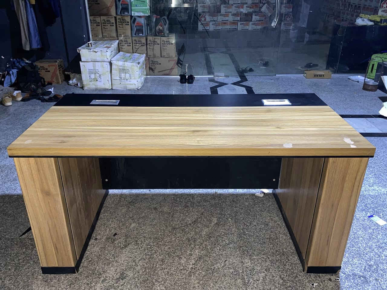 ميز مكتبي الحجم 160 متر وستين نظيف كلش وبي  بس ثنين زلوغ أثر اللاصق الوجهين مثل ما واضح بالصوره السعر 150 العنوان حي المدراء


**إذا كنت صاحب هذا الإعلان وتريد حذفه لأي سبب، رجاءا أرسل رسالة إلى الدعم الفني**