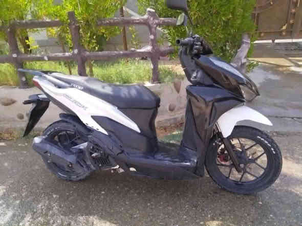 دراجه كليك للبيع  نضيفه كلش  الدراجه  شغاله من كلشي 
   الصور تحجي كلشي 
  400  و بيهة مجال بسيط حگ الجيه 
 خالص - هبهب  
*********** 
موجود خاص
  المو شراي لا يتعبني رجائا 
 لا تكسر بحلال غيرك
