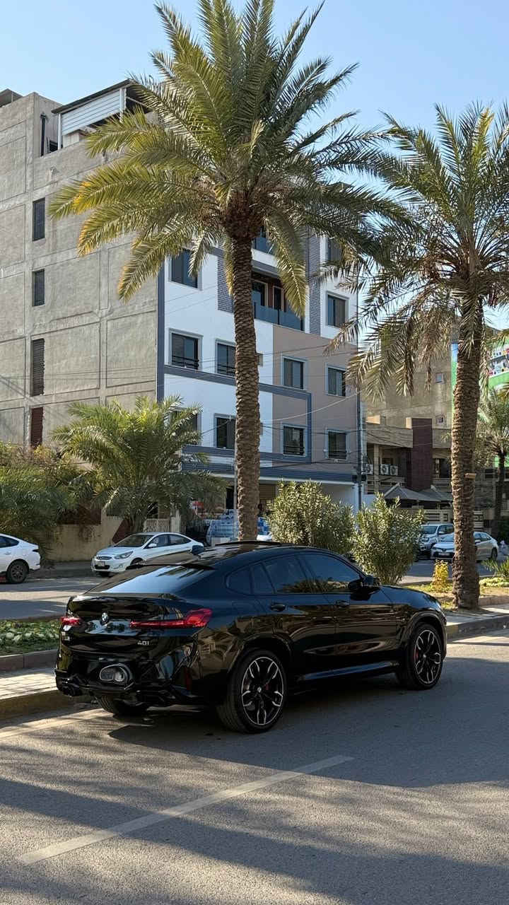 السلام عليكم bmw x4 M40i 2023
المواصفات 
محرك B58 ستة سلندر
كت M كامل وكالة دعاميات + ستيرن 
فجوج بريك M لون احمر
اكتف اكزوز M
كاربون فايبر وكالة
داخل اسود
بانوراما 
كراسي كهرباء + خزن
تدفئة كراسي + ستيرن
صندوق كهرباء شفط + حركة قدم
دخول ذكي
اكس درايف
كاميرا خلفية
4 مناخات تبريد
حزامات اكتف
سماعات هارمن 3D
لايتات ادابتف اندفجول شدو لاين
شباج اندفجول شدو لاين
رادارات امامي + خلفي + جانبي
انارة ترحيب
تحذير فتح الابواب 
كار بلي + اندرويد اوتو
ويل 21 
انارة داخلية 8 الوان 
تشغيل عند بعد  
تخم تاير جديد 
برمجة كيجات m (330km)
بدون ايرباك بدون صبغ صفر مسج شرط الفحص (سيارة بيها تعديل pdr 10 سم و الجاملغ مفتوح و مرجع من امريكا نفسه )ماشية20000 الف ميل  32000كم قايل للزيادة
السعر 475 وبيها مجال بسيط 
تحويل ثاني يوم سيارة باسمي و باج تضليل 80% فعال   
***********
