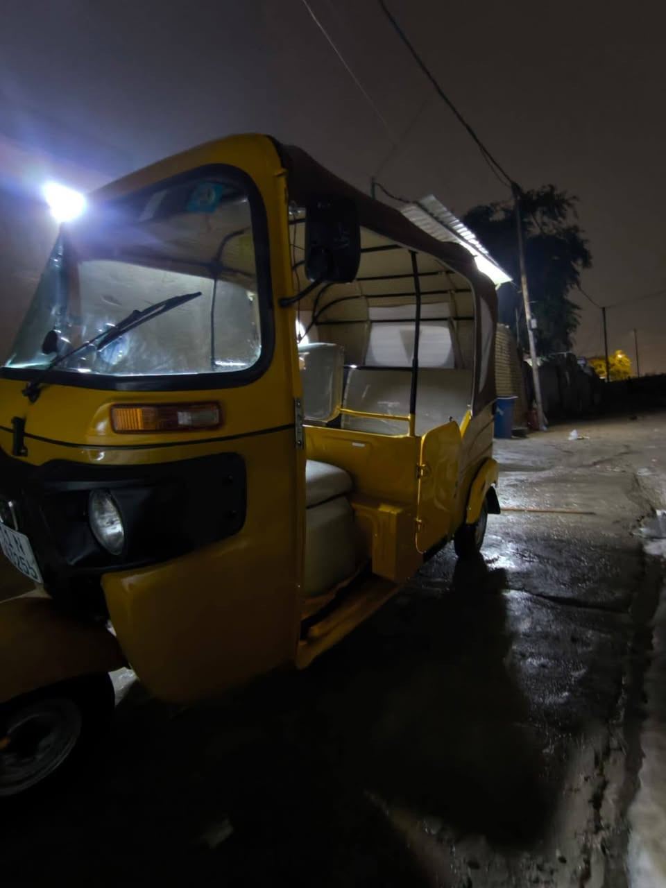 السلام عليكم تكتك 2021  البيع سعر 8٫000 بيها مجال رقم هاتف ***********
