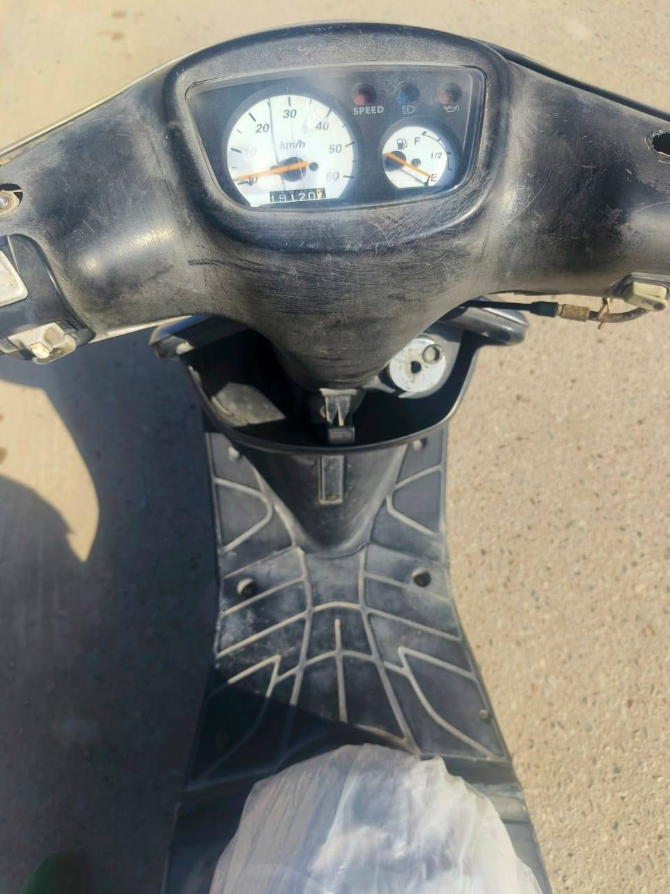 السلام عليكم بيجي للبيع شغاله سلف هندر كهربائيات كله شغاله مانقصه شي مو تجي ادكلي شنو نقصه ملاح شوفت عينك السعر ٣٥٠ رقمي***********
