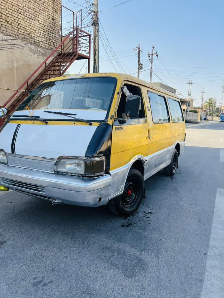 سلام عليكم للبيع كيا بستا موديل 1994 رقم بغداد الماني مشروع وطني سنويه 2028 مصفره تحويل او وكاله مكينه كير اكسن جدد تخم تاير صدر نضيف سياره نضيفه مكان ديالى سعر 27 وبيه مجال للستفسار اتصل ***********
