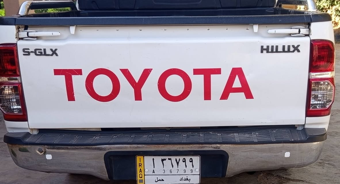 السلام عليكم للبيع تيوتا هايلوكس موديل 2009 شاصي 19 كير ومحرك مكفول بهية شوية بارد وصبغ اربع اصابع رقم بغداد تحويل مباشر سنوية جديدة المكان ديالى ناحية دلي عباس السعر 165ورقة الشراي يتصل ***********
