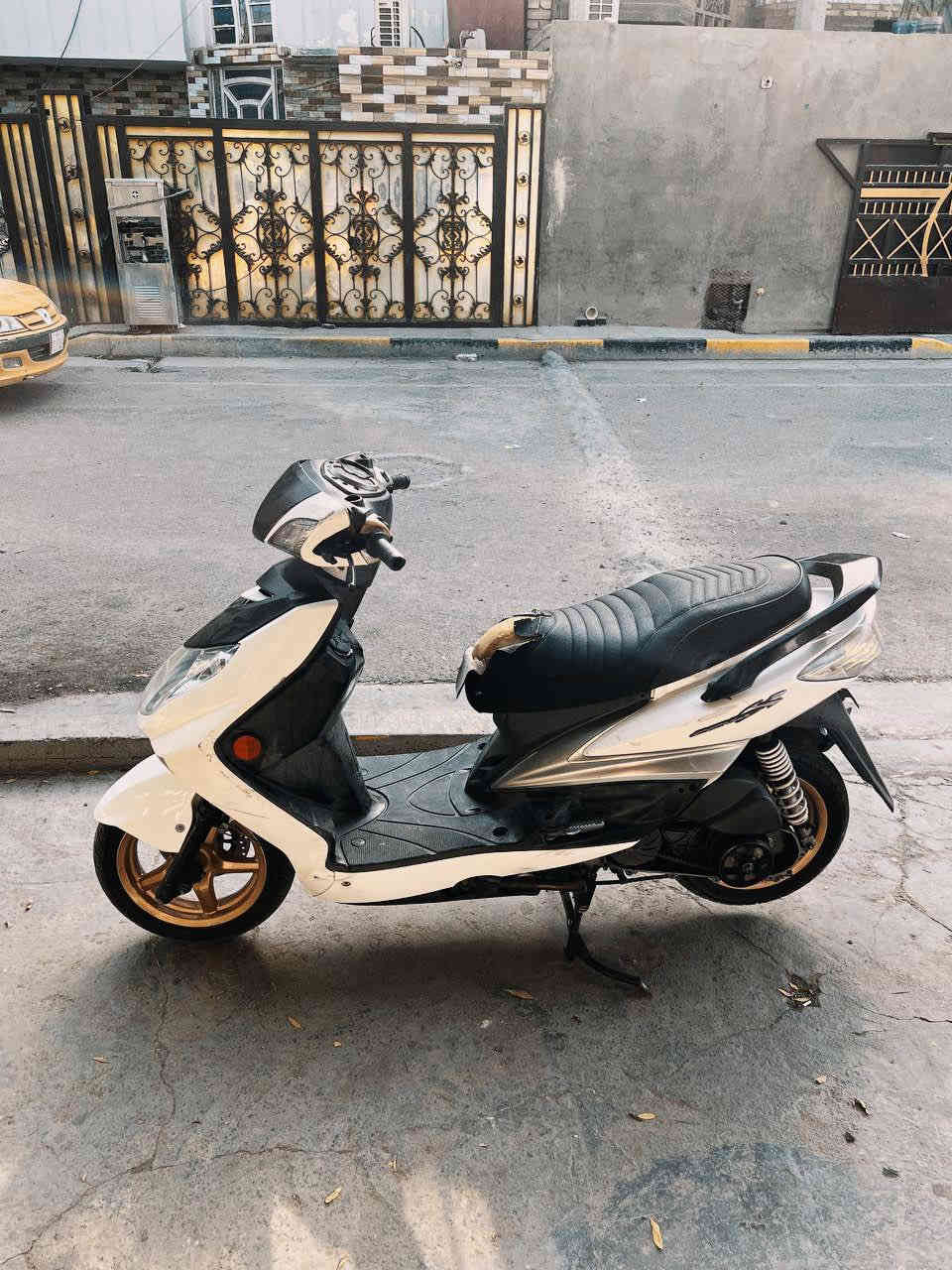 السلام عليكم سكنس فحل نوزل خمسينه  أم طلاعات دراجه جديده مكنيه مامفتوحه جيب فيتر وتعال دراجه بيه كلچات آر جي إس يعني شلعه شك الكاع وصالصنه أر جي إس رياضي صوت يخبل كهربيات كله شغاله اشاير لدات 3 ألوان لايت عالي ناصي وكشن رياضي عالي و قاعدة رقم  دراجه مناقصه شي سعر 800  المكان بغداد بلديات *********** خاص ماعندي بس واتساب وعل خط
