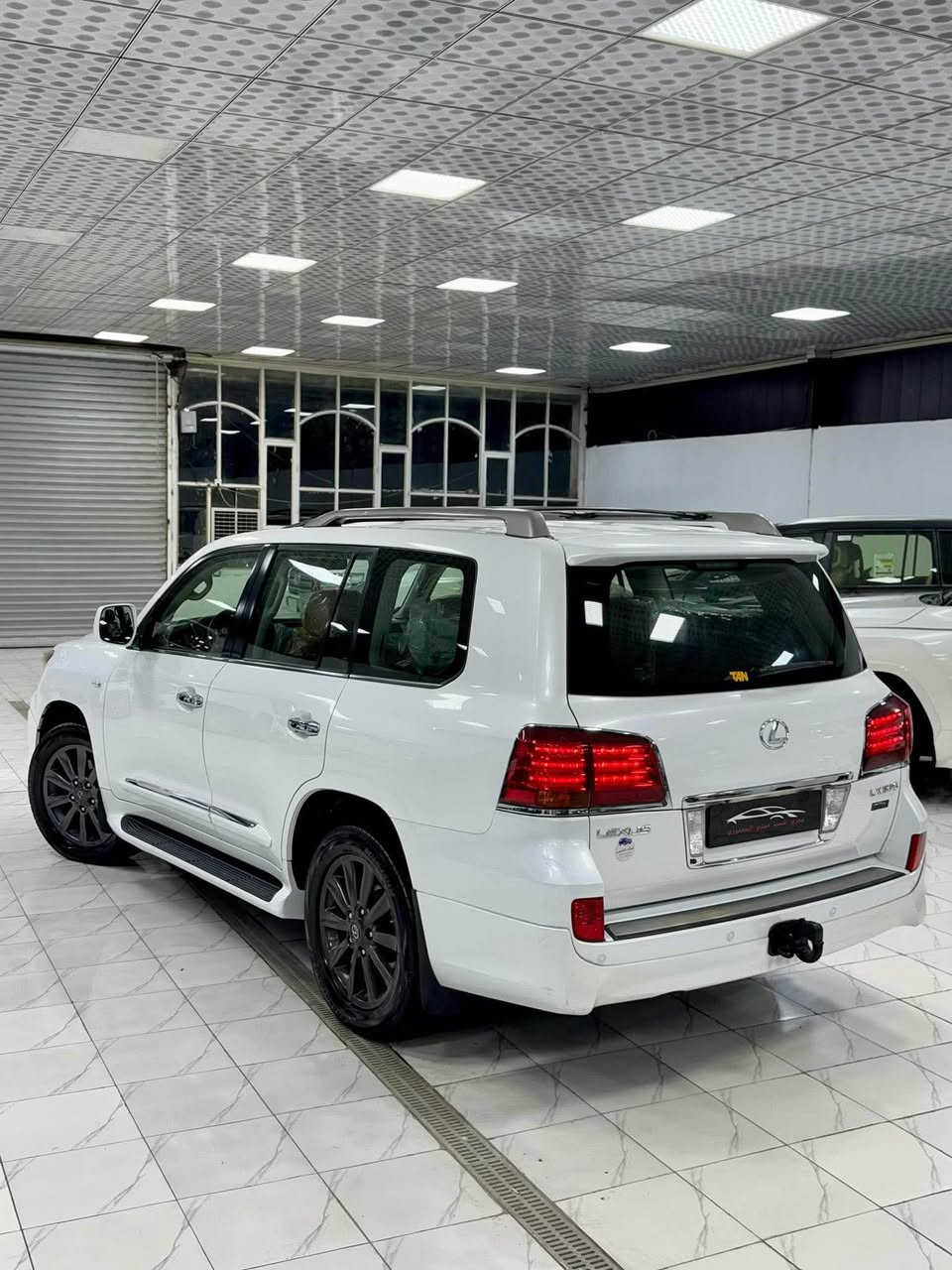 سلام عليكم أخوان شكر ا المتابعينه. الكرام.  بكل ماهو جديد ومميز. قبل كلشي. اني بلخدمه الجميع أستفسارتكم. بخصوص السيارات اليابانيه ولامريكيه.  🌹.  الله يحفظكم.  كل لأعضاء المحترمون على راسي 🌹

1-بكل ماهو جديد ومميز للبيع.  Lx5.7  لكزز.   🌹

2-الموديل.  تاريخ أنتاج تصنيع المركبه 2011 شهر 11🌹

3-الكفاله.  مكفوله. من الصبغ واالتبديل ورصعه. 🌹

4-الموصفات والفئه فول موصفات. بريم أصلي 🌹

6-المروس حسب القناعة🌹

7-القناعه.  فقط لاندكروز تاهو يوكن كدلاك لكزس. 🌹

8-الهاتف. ***********
*********** 

9-العنوان بغداد نهايه الراشديه مطعم ضفاف دجله السياحي 🌹

الموصفات 
🌹
تشغيل بعد🌹

5 بصمات🌹

السياره يوجد فيها بصمتين والكارت.  اصلي 🌹

المحرك 8 5.7🌹

السياره فول موصفات. سبورت s🌹

جنطه كهرباء🌹

جنطه شفط🌹

داخل قرميدي 🌹

الكشنات جدد خاليه من الخدوش والصيانه 🌹

مري شفط 🌹

4 كامرات 🌹

جميع الكشنات كهرباء 🌹

يوجد في السياره شاشه وسطيه 🌹

السياره جكات تصعد وتنزل🌹

ستيرن وكشن ذاكره خزن 🌹

فتحه سلايت 
🌹
مانع انزلاق 🌹

تحكم جهتين 🌹

فور ويل 🌹

وباقي الموصفات المعروفه لكزز 

ألون أبيض صدفي .   كلش حلو والسياره مال جناي بلعافيه علتكون من نصيبا 🌹🌹🌹🌹🌹🌹🌹🌹🌹🌹🌹 بغداد, العراق
