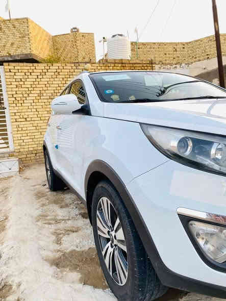 ألسلام عليكم كيا سبورتج للبيع 2016 خليجي السياره مكفوله كفاله عامه 
سياره جديده بمعنه الكلمه احته كتلوكات شركه موجوده 
مواصفات 
حساس خلفي 
كروز سرعة تحكم استيرن جهتين
مري شفط 
اشاير بالمري
ويل كروم 
كامره بالمرايا 
محرك 2400 دوش 
ماشيه 120حقيقي 
120 دك جرص 
مكينه وكير مكفولات وضع شركه 
حداديه 100٪100
سياره بأسمي رقم ذي قار 
السعر170 وبيها مجال
الاستفسار ‏‪
***********
‏
