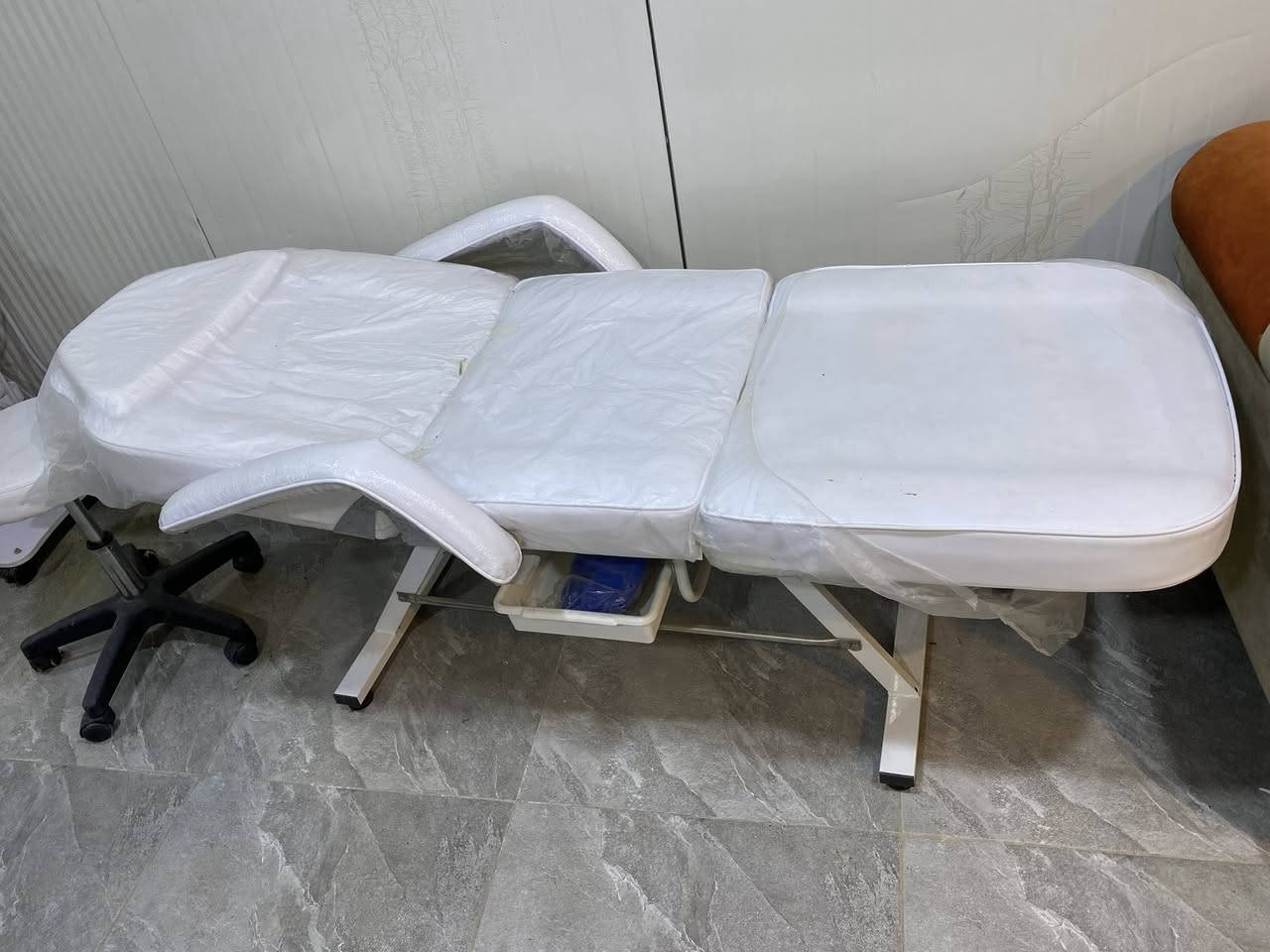 السلام عليكم عدنا غراض صالون مستعجلين ع بيعهم كلهم بيعه وحده للتواصل ***********
