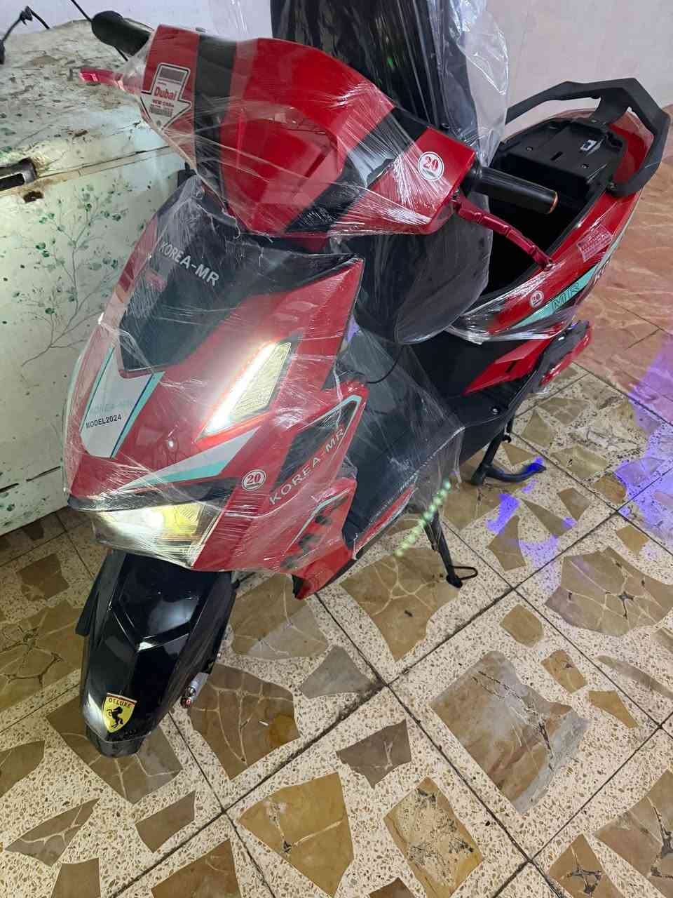 سلام عليكم شباب دراجه البيع سكنس كوري mr غنيه عن تعريف حسن شركه بطاريات٦كبار كلف٢٠٠٠واط حقيقي سرعته١٠٠حقيقي حت زيرو بكRبيه مثبت سرعه كلشي شغال دراجه نضيفه سعره٦٠٠وبيها مجال ال شراي فقط مستعمله٣شهر نازله رمبه عنوان مدينه صدر تواصل خاص ام رقم..***********

